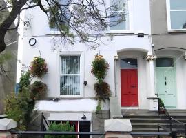 Eglinton Road - Super King - Private Bathroom, hotel a Bray