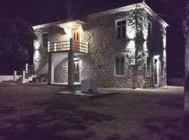 Angie's Stone house, cheap hotel in Peletá