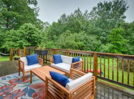 Villa Alexandria Cabin with Patio, Grill and Deck 