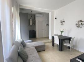 Civico 107 - Apartment with Private Parking、クアルトゥ・サンテーレナのホテル