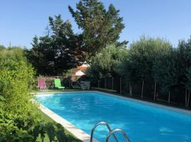 Chambres avec piscine, homestay in Toulouse