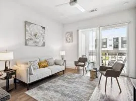 Luxurious 1BD apt in Austin suburb
