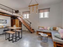 LUNA & TERRA APARTMENTS SYROS, hotell i Ermoupoli