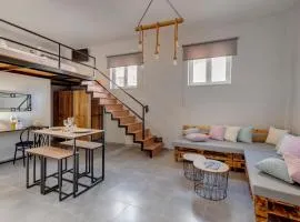 LUNA & TERRA APARTMENTS SYROS