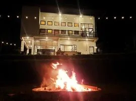 Bromo Dormitory & Cabin、ブロモ山のグランピング施設