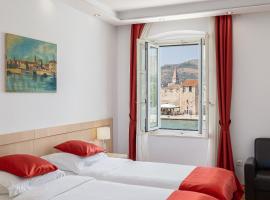 Heritage Hotel Vila Sikaa, hotell i Trogir