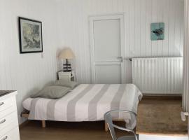 Studio sauna, Homes d'Opale, ξενοδοχείο σε Saint-Martin-Boulogne