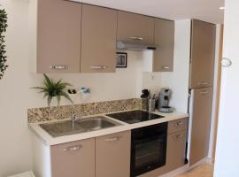 studio avec terrasse port de hyeres