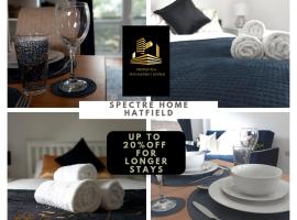 NEW TO MARKET - Spectre Home, Hatfield - Contractors, Engineers, Relocators, LongStay Discounts, Parking, апартаменти у місті Гатфілд