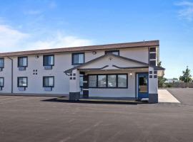 Motel 6 Brighton CO Denver Northeast、ブライトンのホテル