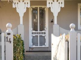 Sampson Cottage - Historic Charm – hotel w mieście Orange