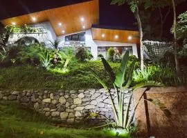 Dốc Chill Retreat view núi, gần Ba Vì