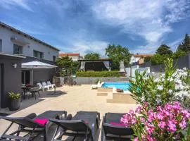 House in Li njan with Private Pool