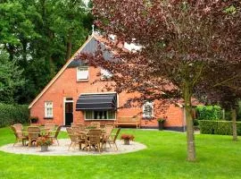 Beautiful group accommodation with hot tub and Finnish kota, located in Twente