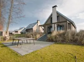 Modern design lodge with combi microwave, in national park