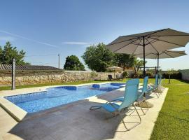 Quaint Holiday Home in Vodnjan with Pool, Hotel in Orbanići