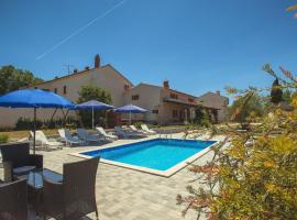 Boutique Holiday Home with Pool in egotici、Šegotićiの別荘