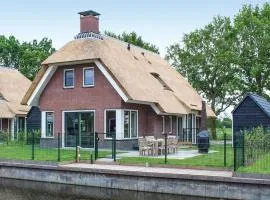 Child-friendly villa, in a holiday park on the water in Friesland