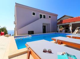 Sea View Villa in Cara, hotel i Zavalatica