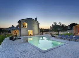 Villa in Rovinj with Pool and Sauna