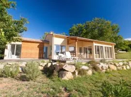 Tidy bungalow with dishwasher