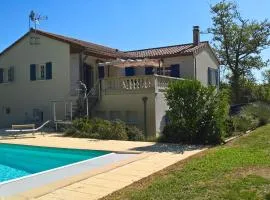Detached villa with large garden near beautiful golf course