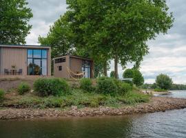 Tiny House by Dutch Waterfront Retreat, mini casa em Maurik