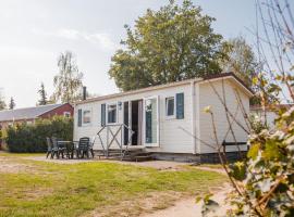 Viesnīca Nice chalet in a holiday park with swimming pool, on the Leukermeer pilsētā Well