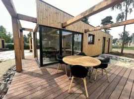 Beautiful chalet with air conditioning in a holiday park on the Leukermeer