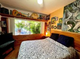 Miami Bungalow Oasis near Everglades & The Keys: Cutler Bay şehrinde bir bungalov