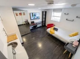 Modern studio available close to the city