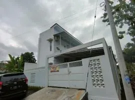 OYO 92817 Niza Guesthouse Syariah