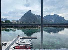 Rostad Retro Rorbuer, Cottage in Reine