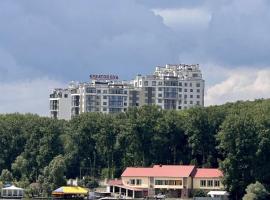 Квартира в парку біля озера, 10 хв до центра, 1км, apartment in Ternopilʼ