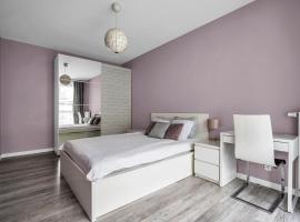 Warsaw Apartments - Parking, Quiet Neighbourhood - by Rentujemy, hotel económico en Warszawa