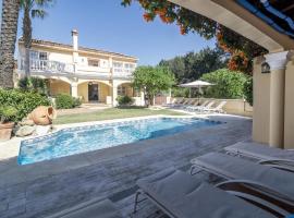 Marvelous mansion with pool in Marbella M26, huvila Marbellassa