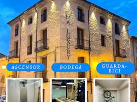 Apartamentos UXAMA LUXURY EPONA - junto a la Plaza Mayor, lejlighed i El Burgo de Osma