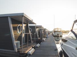 Luxurious Houseboat - Zen, barco em Dinteloord