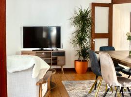 Apartamento do Arquinho II- by VinteOito, holiday rental in Amarante