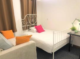 Breeze Homstay, hostel in Tile Hill