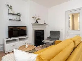 Stylish 1 bed flats in Soho, next to Piccadilly Circus and Trafalgar Square