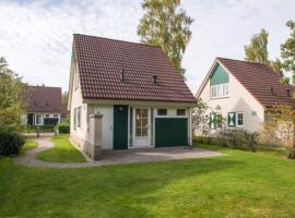 Holiday home on a holiday park near Hellendoorn, cottage in Hellendoorn