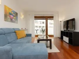 Apartment with Study Powstańców Śląskich by Noclegi Renters