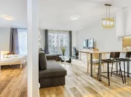 Sea and City Apartments with Balcony by Rentujemy