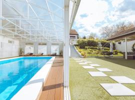 Villa Sunshine, hotel di Sremska Kamenica