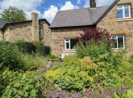 Alnside Cottage, hotel con estacionamiento en Alnmouth