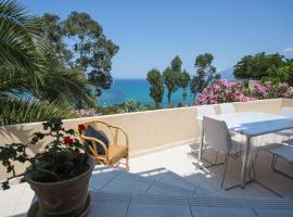 APPARTEMENT TERRASSE La Citadelle Appartements Saint Florent, strandhótel í Saint-Florent