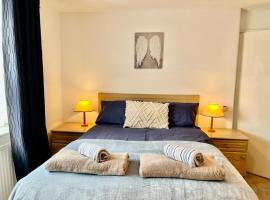 Spacious 3 Bedroom House - Sleeps 5, hotell Manchesteris huviväärsuse Palace Night Club lähedal