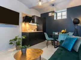 Agram Boutique - Divine beauty