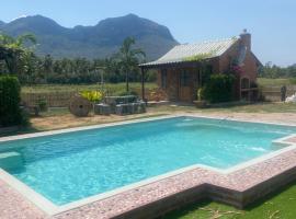 Driftwood and Jolie cottages, chal&eacute; alpino em Sam Roi Yot